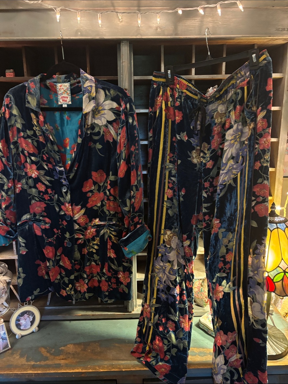 Johnny Was 🌸Velvet Floral set with Multi-Color Accents